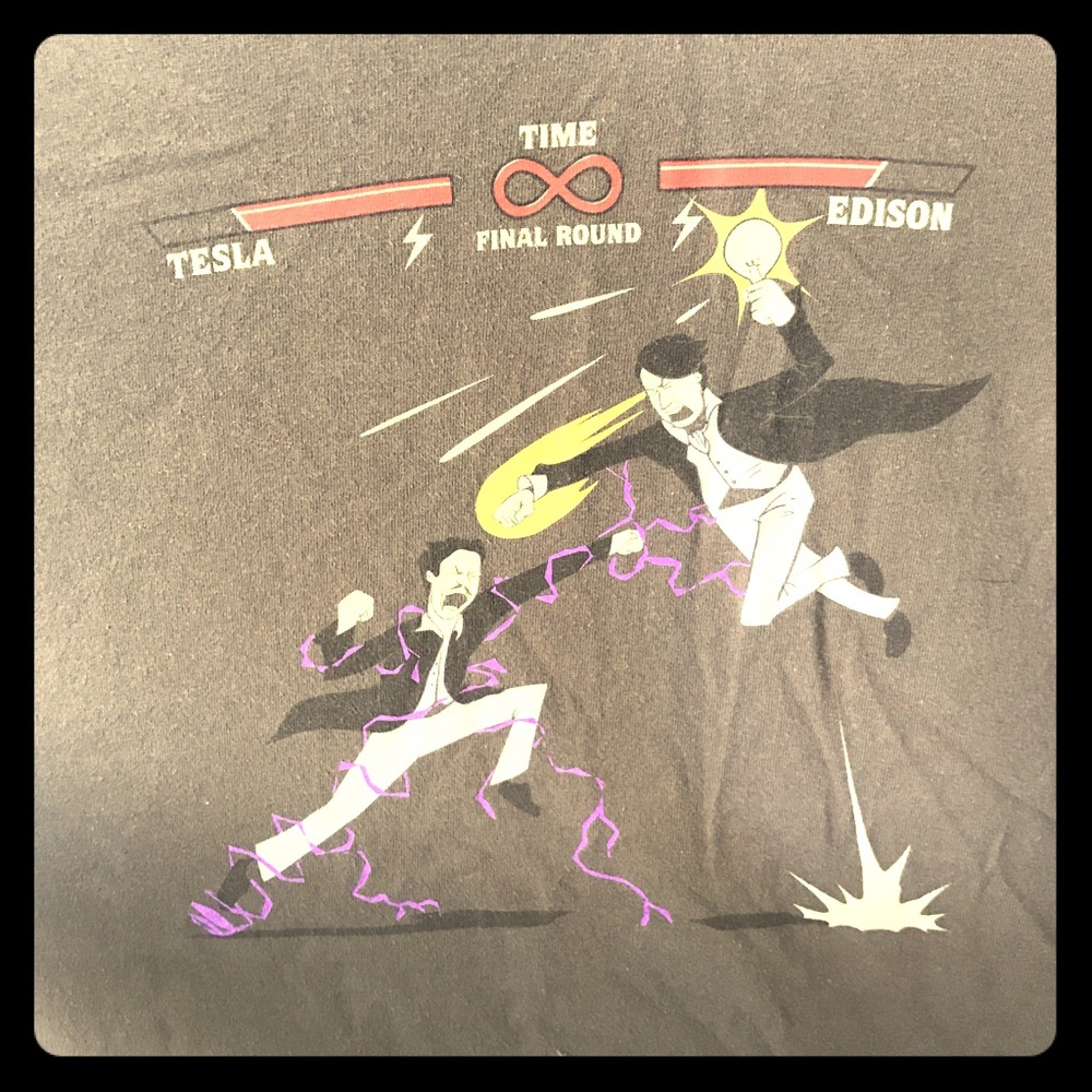 ThinkGeek brand Tesla vs Edison T shirt